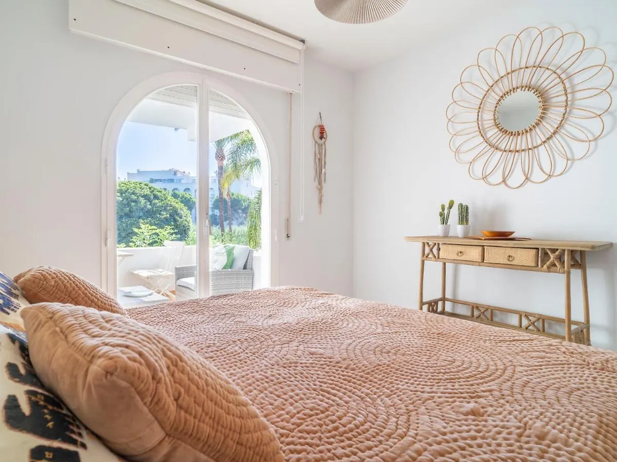 Sanders Beach - Stunning Villa Near Puerto Banus contacts